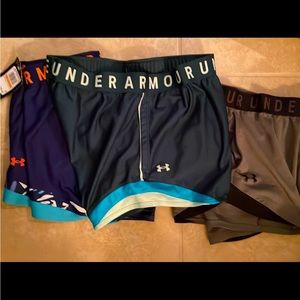 Under Armour women’s athletic heat gear running shorts